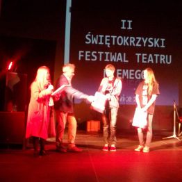 Uczniowie z grupy teatralnej 