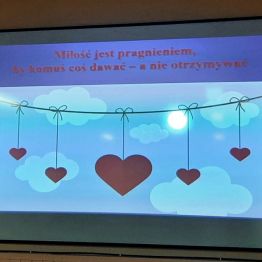 Tablica multimedialna- prezentacja walentykowa