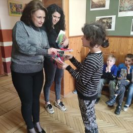 Wręczenie nagrody za udział w konkursie.