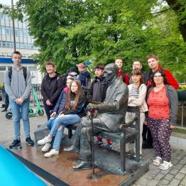 Ławeczka Jana Karskiego.