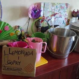 Zaproszenie na gofry i lemoniadę.