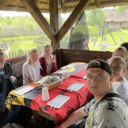 Odpoczynek w altance.