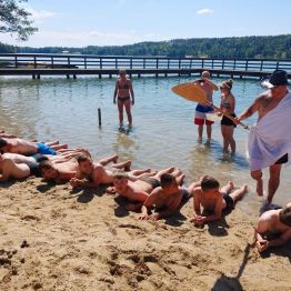 Chrzest nad jeziorem