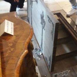 zejście do piwnicy na Zamku Królewskim