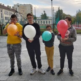 Efekt dmuchanych balonów.