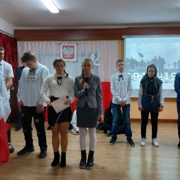 Uczniowie w czasie Akademii