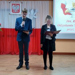 Uczniowie w czasie Akademii