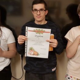 Wychowankowie otrzymali dyplomy oraz upominki.