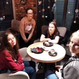 W cukierni - konsumpcja ciast