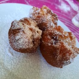 Gotowe pączki do degustacji.