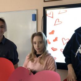 Miss i mister technikum, mister szkoły branżowej oraz prowadzący imprezę.