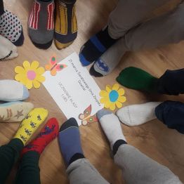 Klasa 1c Branżowej Szkoły również pamiętała o kolorowych skarpetkach