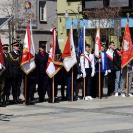 Uczniowie na VIII Kieleckim Marszu Katyńskim