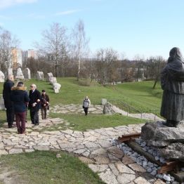 Skwer Pamięci Ofiar Katynia - VIII Kielecki Marsz Katyński