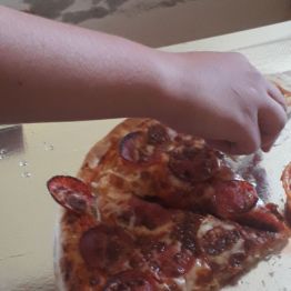 poczęstunek pizza