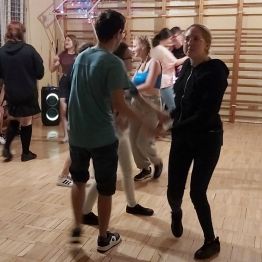 Wychowankowie podczas tańców