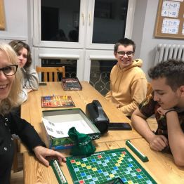 Gramy w Chińczyka i Scrabble