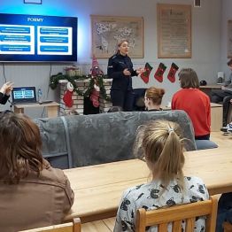 Młodzież podczas zajęć