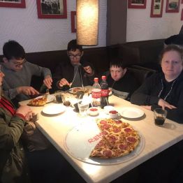 Relaks przy ciepłym posiłku