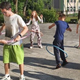 Wychowankowie podczas zabawy