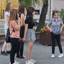 Wychowanki na Placu Konstytucji.