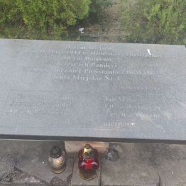 Tablica pamiątkowa poległych żołnierzy AK.