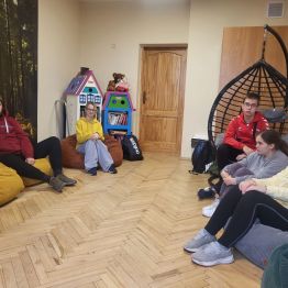 Zajęcia w klasie technikum z psychologiem