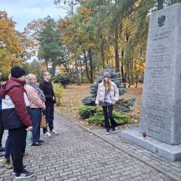 Przy Pomniku Pamięci Narodowej