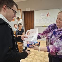 Naroda i dyplomy dla wychowanka za zajęcie I miejsca