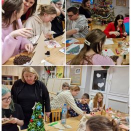 Wychowankowie wycinają, sklejają i ozdabiają drewniane choinki, panuje radosna atmosfera spotkania, sprzyjająca rozmowom, współpracy i twórczej zabawie.