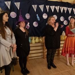 Pani Kierownik ds. opiekuńczo-wychowawczych życzy wszystkim uczestnikom udanej zabawy andrzejkowej.