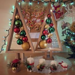 świece i choinki na kiermasz