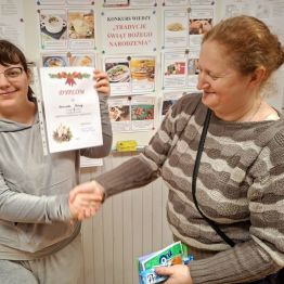 D!iewczynka zdobyła II miejsce.