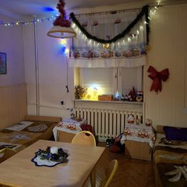 pokój ubrany świątecznie