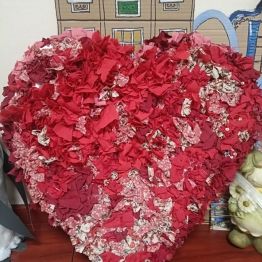 Duże serce z materiału. 