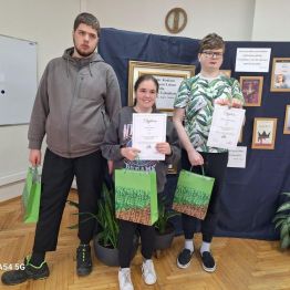 Nagrodzeni uczniowie.