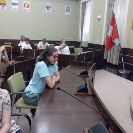 Uczniowie zadają pytania pani prezydent