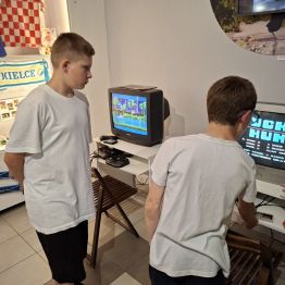Gry komputerowe lat 90- tych.