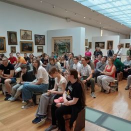 Jedna z sal muzeum, w której są obrazy darczyńców