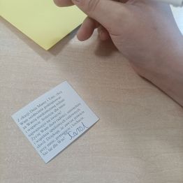 Bilecik z życzeniami.