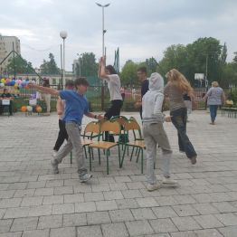 wspólna zabawa przy muzyce