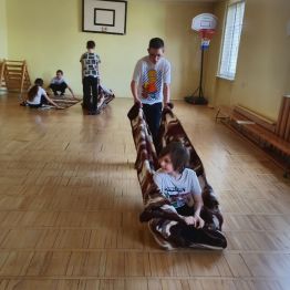 Zajęcia z wykorzystaniem ruchu rozwijającego Weroniki Sherborne w klasie 3