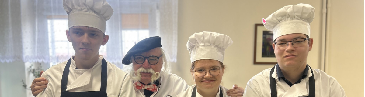 Uczniowie z Kurtem Schellerem