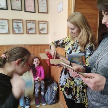 Wręczenie nagrody za udział w konkursie.