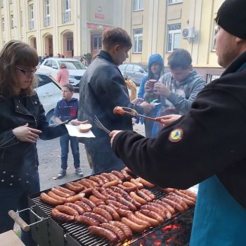 Kiełbaski na grillu