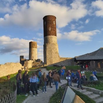 Zwiedzanie ruin Zamku Królewskiego.