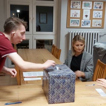 Głosowanie na  świetlicy do MRGW.