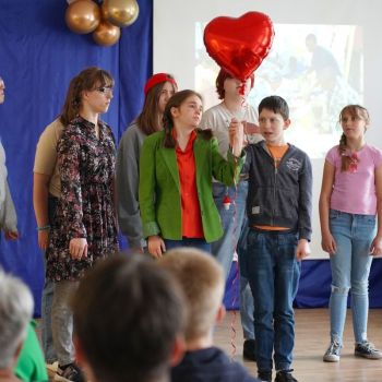 Aktorzy Teatrzyku podczas występu z okazji Dnia Otwartej Szkoły. fot CK KIELCE.EU